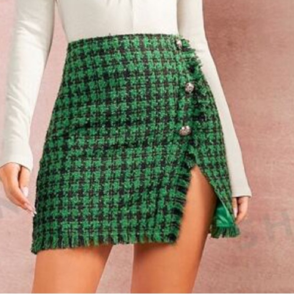 New Plaid Raw Trim Button Front Tweed Skirt